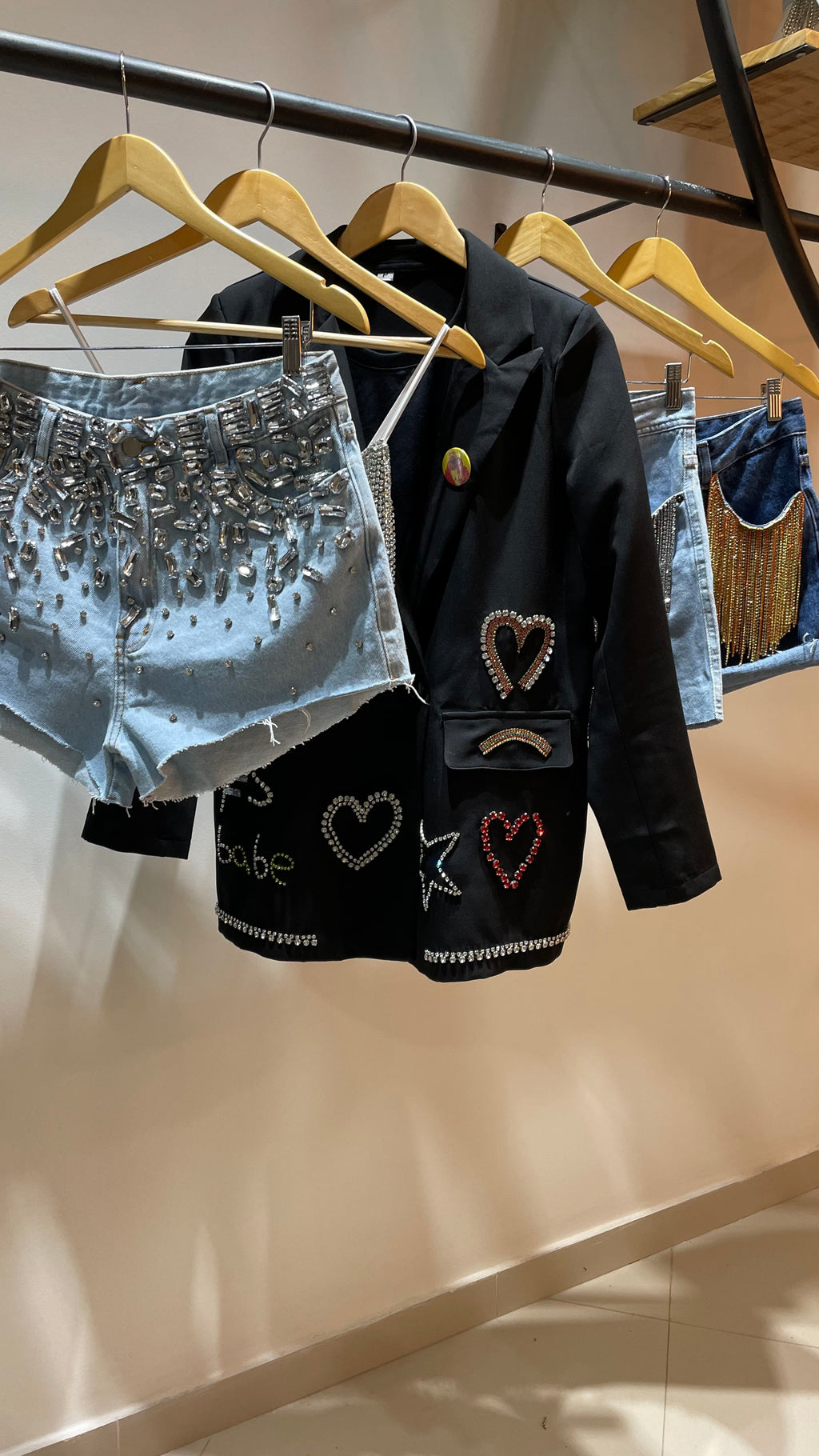SHORTS PEDRAS