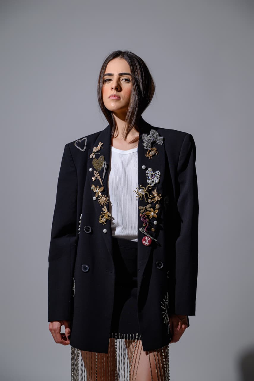 BLAZER APLICAÇÕES E BORDADOS