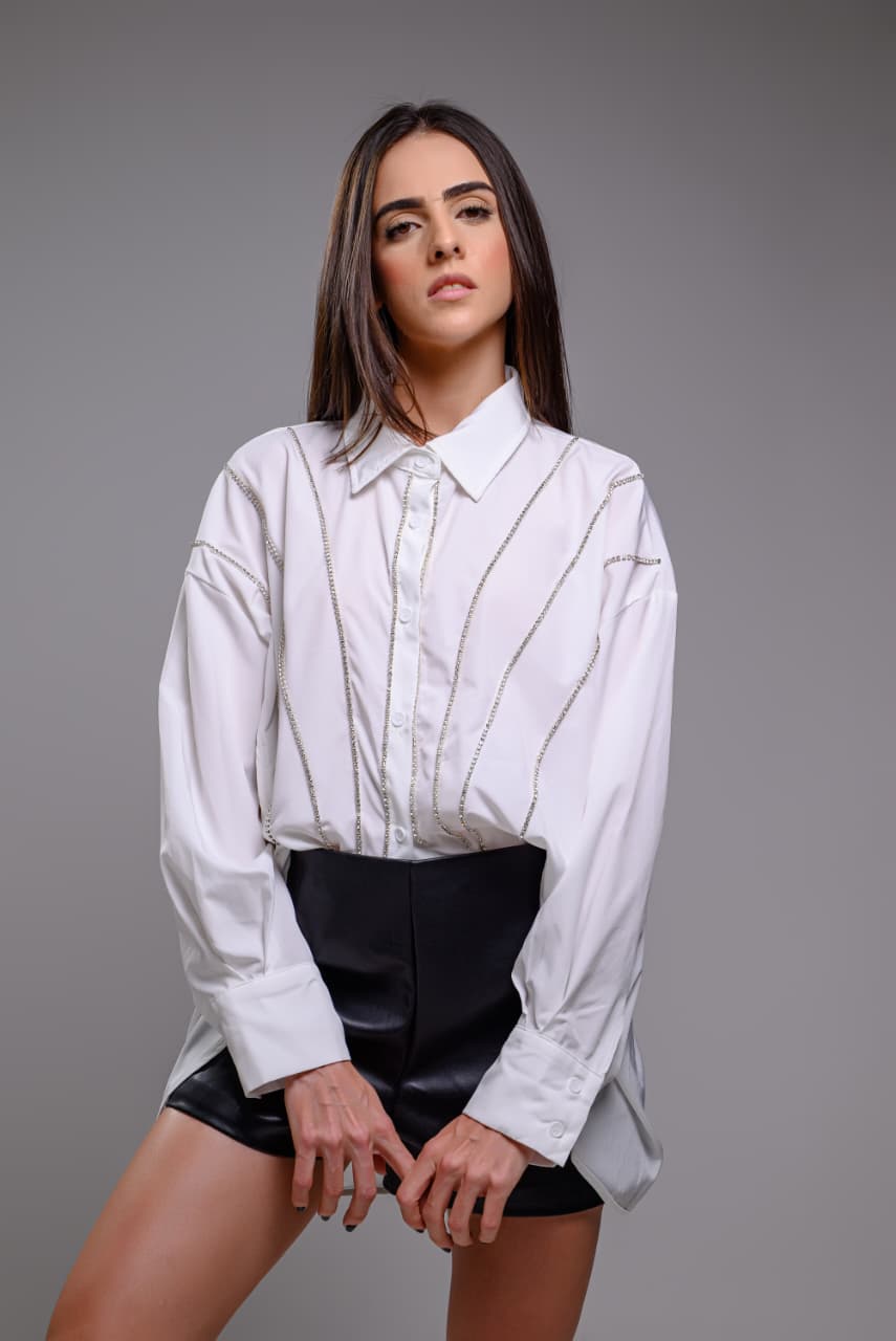 CAMISA EM LINHO STRASS