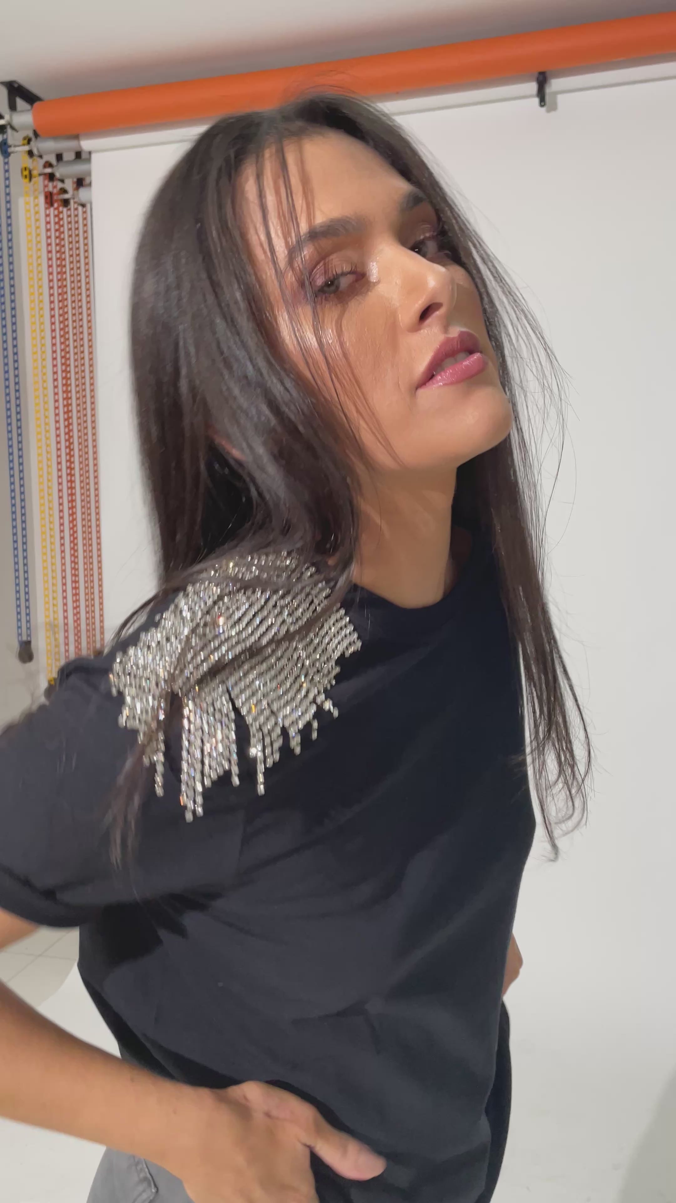 T-SHIRT STRASS OMBRO